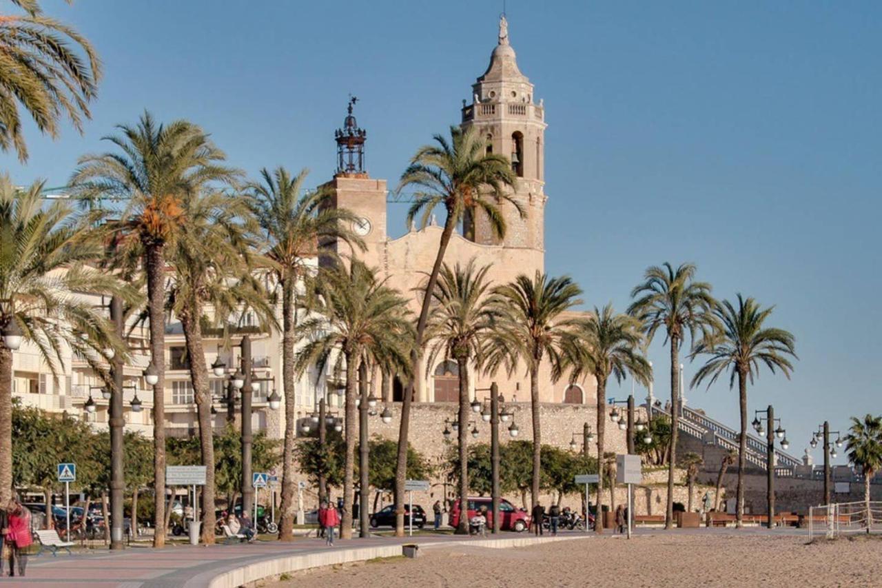 Atico Con Fantasticas Vistas Al Mar Y La Iglesia Daire Sitges Dış mekan fotoğraf
