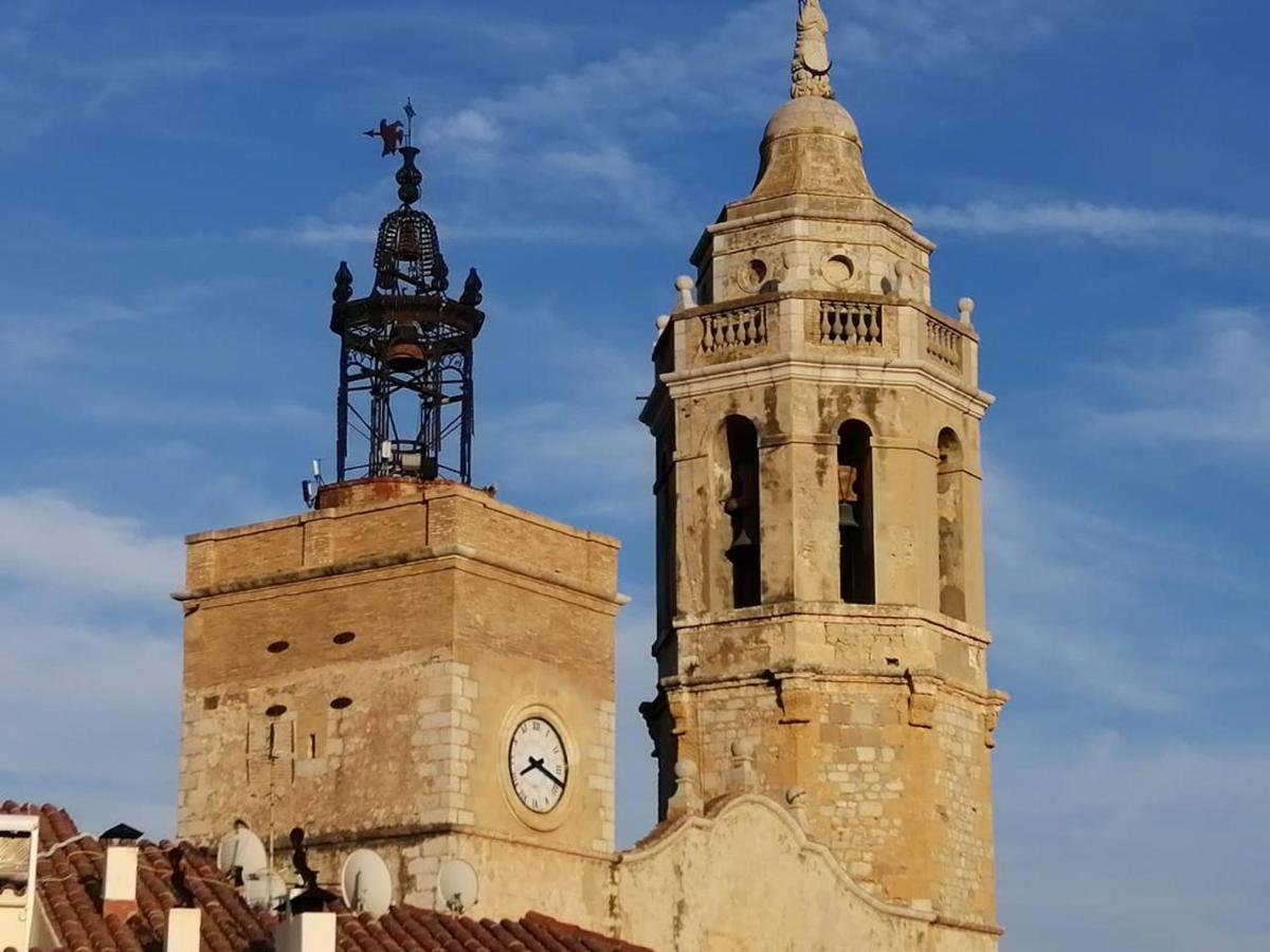 Atico Con Fantasticas Vistas Al Mar Y La Iglesia Daire Sitges Dış mekan fotoğraf