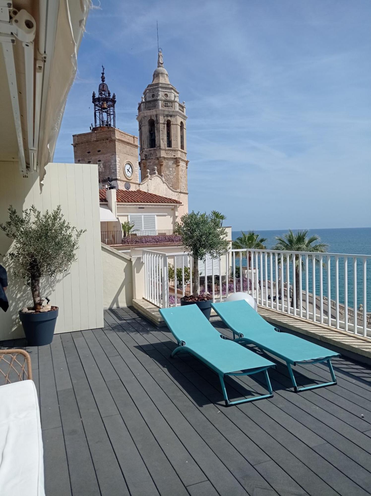 Atico Con Fantasticas Vistas Al Mar Y La Iglesia Daire Sitges Dış mekan fotoğraf